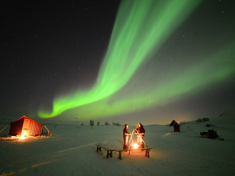 Alaska Northern Lights Train | Aurora, Ice Fishing, Dog Mushing & Sledding