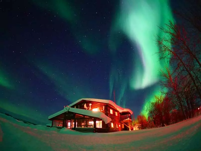 Alaska Aurora Rail Adventure | Bettles Lodge 